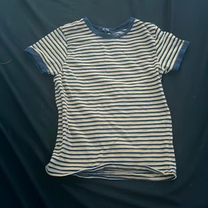 Medium skin tight cropped tee